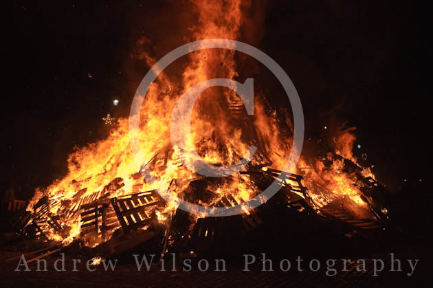 Biggar Bonfire 2008 - photo © ANDREW WILSON - all rights reserved
